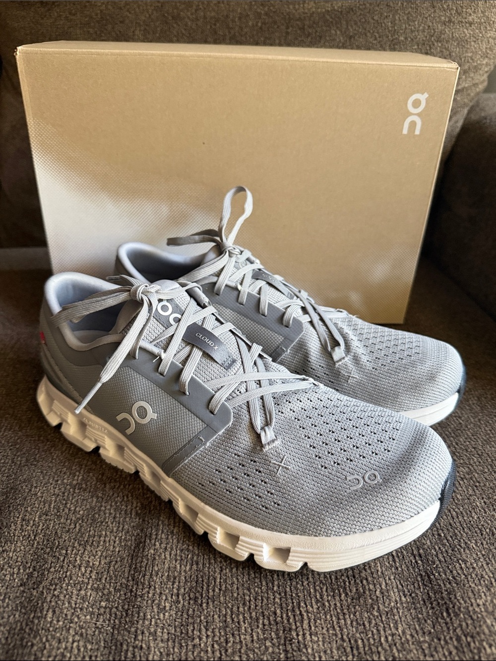 ON Running Cloud X 4